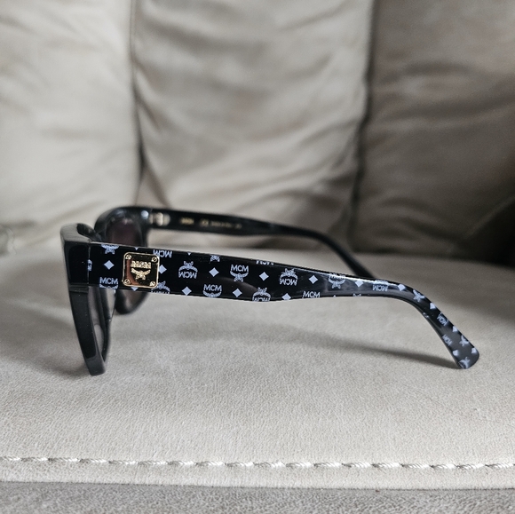 MCM Black Sunglasses with Gold Accents Logos On Sides Elegant Classy Chic Italy - Picture 3 of 9